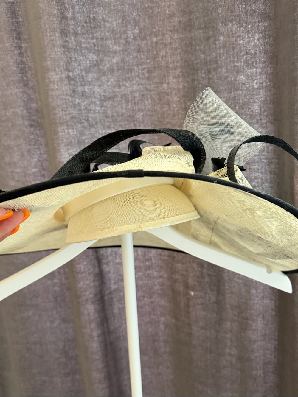 Elegant Black and Ivory Sinamay Fascinator Hat - Kentucky Derby/ Horse Races - Picture 3 of 7